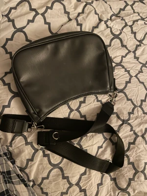 Väska  - Super fina väska i väldigt bra skick! 