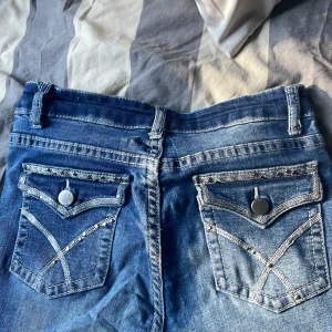 Bootcut jeans - Säljer mina bootcut jeans i storlek xxs då de inye kommer till användning💕skriv för fler bilder och pris kan diskuteras🫶