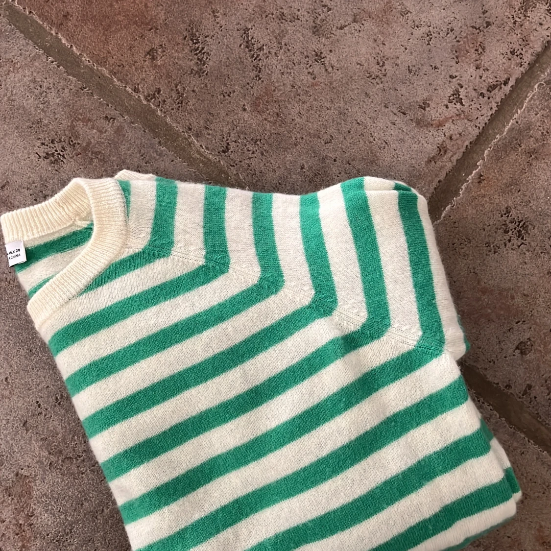 Stickad tröja!  - 90