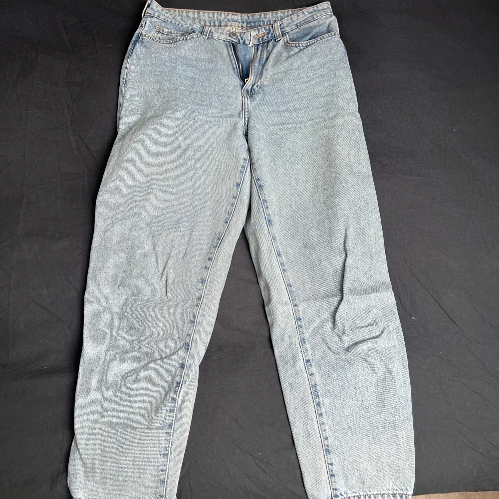 Högmidjade jeans, ankel längd. Jeans & Byxor.