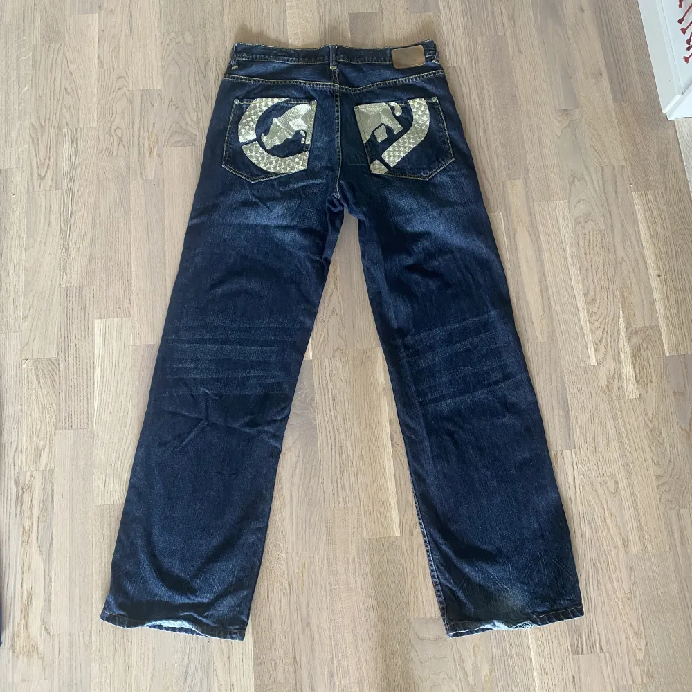 Baggyga ecko jeans kan gå ned i pris vid snabb affär!. Jeans & Byxor.