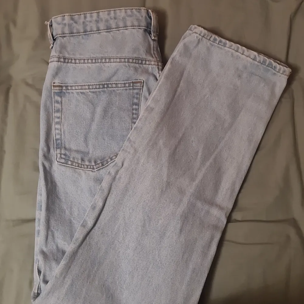Dom har används 2 gånger. Jag kan inte skicka paket :/ men om due intresserad kan vi träffas i tc.. Jeans & Byxor.