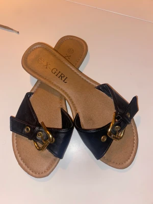Sandaler - Sandaler i nyskick från märket x-girl. 