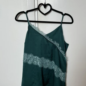 Superfint linne - Så gulligt linne som har sån fin  färg!❤️ Skriv gärna privat om du har några frågor!❤️