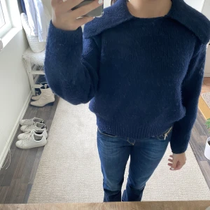 Zara tröja - Säljer denna jättesöta tröjan från zara. Endast använd ett par gånger. Skriv för fler bilder 💕