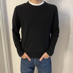 Jack & Jones stickad tröja - Tja! Säljer nu min sjukt snygga stickade tröja i riktigt bra skick, hör av dig vid frågor eller funderingar😀