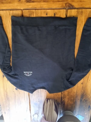 Tommy hillfigger tröja - Snygg och välvårdad Tommy hillfigger tröja 