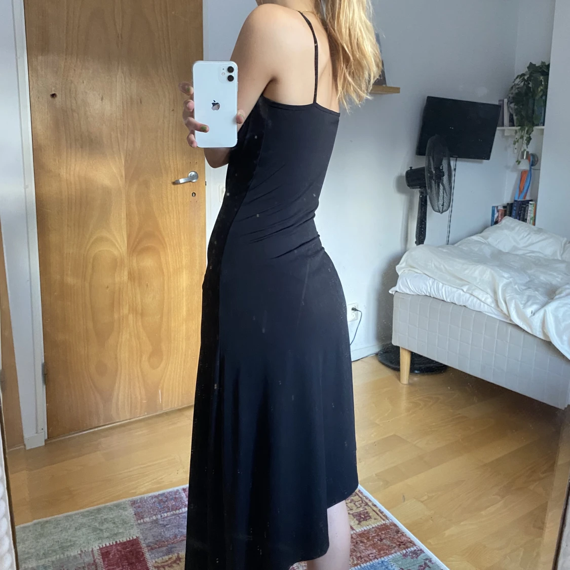 Lång svart klänning - 90