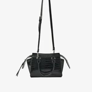 Väska - Super fin väska ifrån stradivarius. Säljer då den inte kommer till användning. Jätte fint skick💕