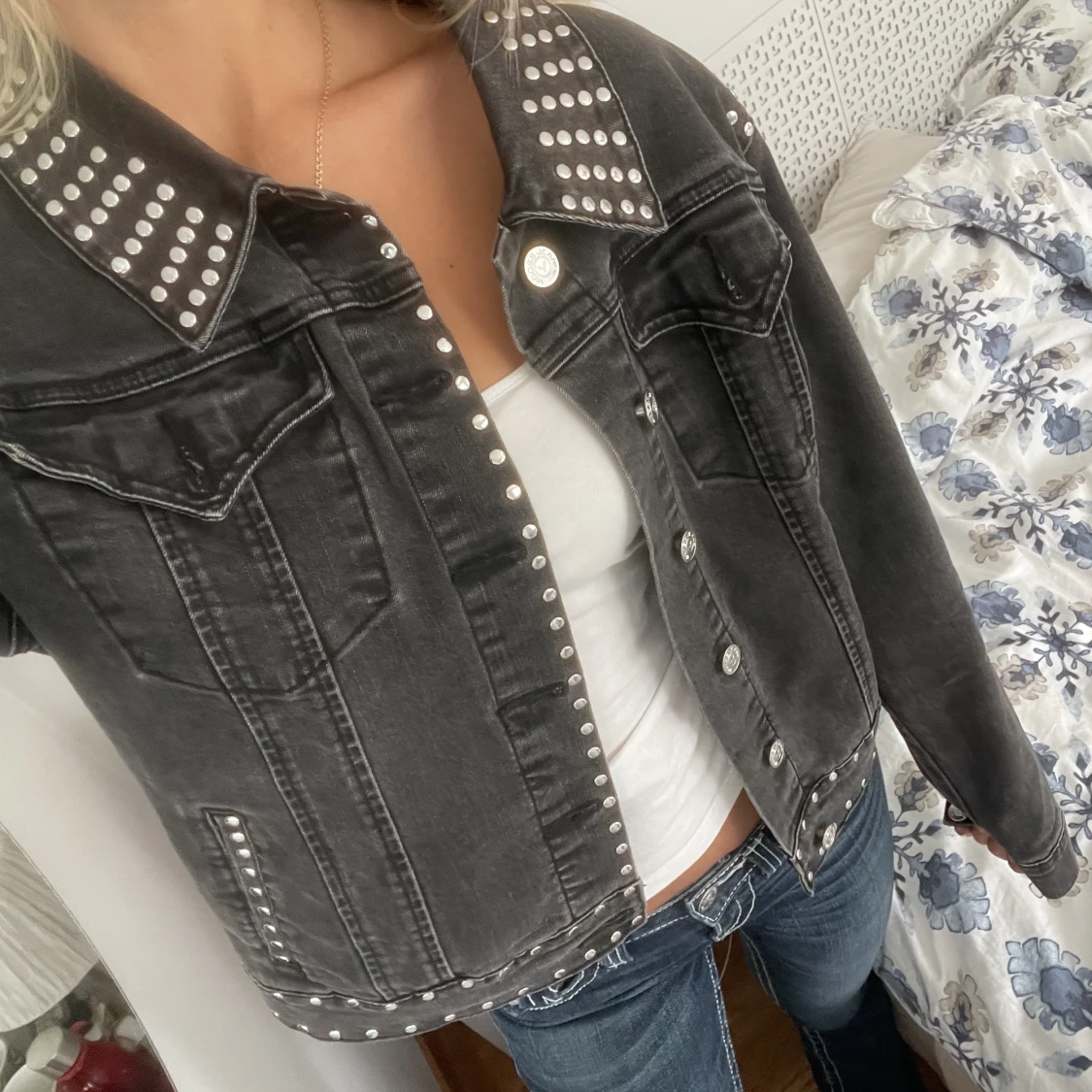 Jeansjacka med nitar - 90