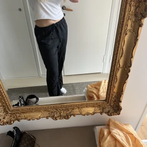 Linnebyxor!🖤 - Såååå perfekta!! Men används ej.. :(