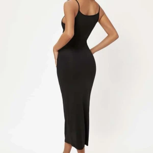 Långklänning - Säljer dessa 2 skims dupe klänningar tillsammans!❤️