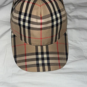 Burberry Keps - Låda + Dustbag Ingår 1-3 Dagar Frakt Via PostNord 