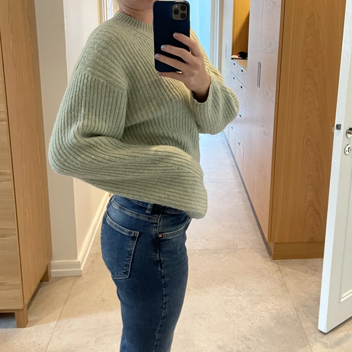 Stickad ljusgrön tröja - 91