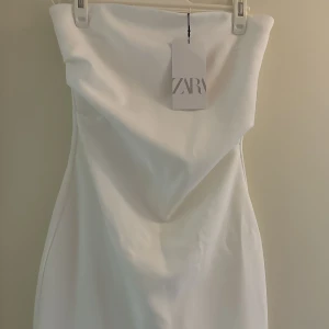 Zara klänning  - Aldrig använd 