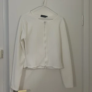 Tröja - Använd 1 gång. 