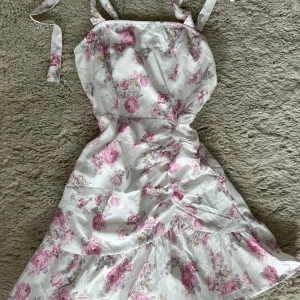 Klänning  - Jätte söt klänning!