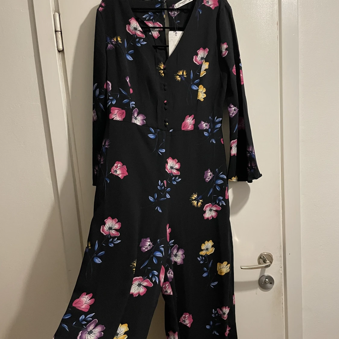 Oanvänd byxdress - hela bilder finns