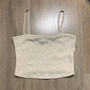 Stickat linne zara - Fint stickat linne från zara