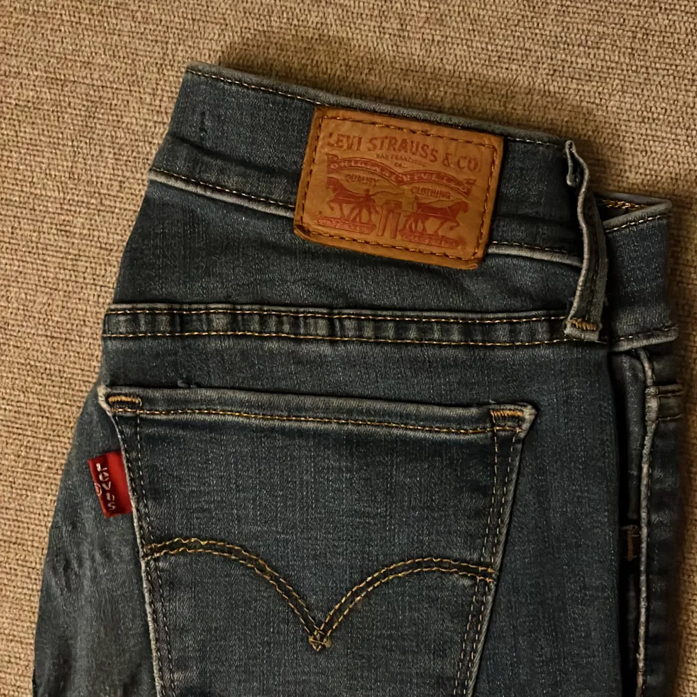 Ett par jeans från Levis i strl 25 deras 710 super skinny modell  Nypris 1099:-. Jeans & Byxor.