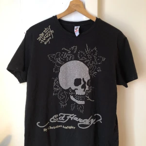 Ed hardy t-shirt - Jättebra skick, storlek xxl men passar alla beroende på hur baggy man vill ha den