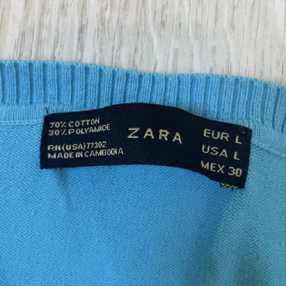 finstickad, blå tröja från zara, storlek L. Tröjor & Koftor.