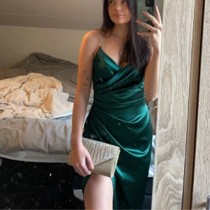 Balklänning  - Superfin balklänning som endast är testad då jag valde en annan.