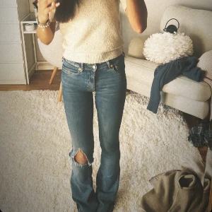 Jenas  - Säljer mina jenas då dom blivit för små för mig