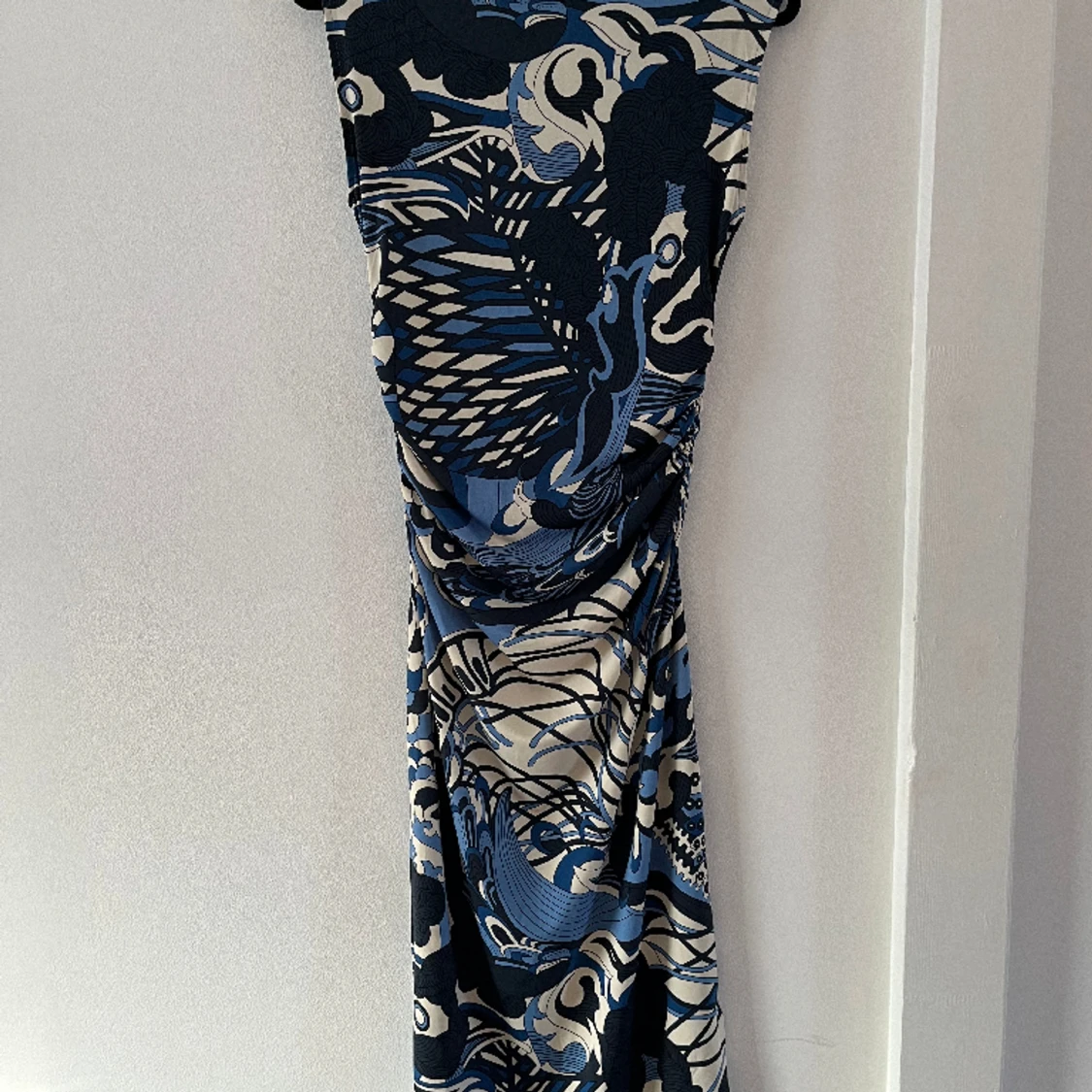 Mönstrad klänning - 90