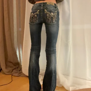 Miss me jeans  - Funderar på att sälja dessa galet snygga dröm miss me jeansen!!❤️❤️bra sick!! Tryck hör app köp nu!!❤️