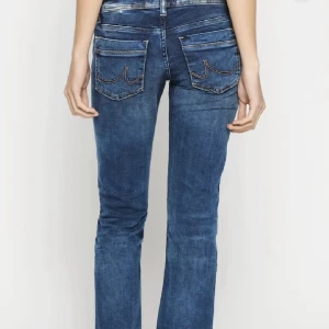 LTB JEANS!! - Sjukt snygga jeans, perfekt nu till vintern/våren😇 strech materiel så kommer passa lite större storlekar och lite mindre 💕💕