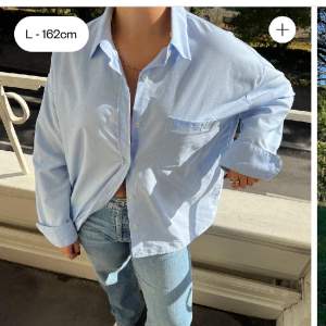 Blå skjorta från djerf avenue i storlek S, helt ny❤️ nypris 1200
