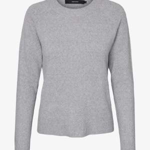 Säljer en grå stickad tröja från Vero Moda strl L men verkar som S/M, bild på person kan visas om man vill se💞Säljer för 80kr! 💞💞