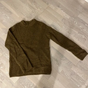 Stickad tröja - Världens mjukaste tröja från Weekday 