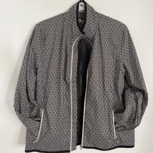 Jacka  - Ny Röhnisch jacka 