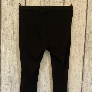 Bomull tights - Ett par vanliga bomull tights från H&M i storlek 158 (barnstorlek). ✨ Säljer då de blivit för små. 