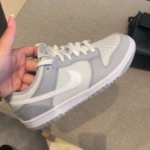 Nike dunk - Helt nya nike dunk low. Nypris 2900 säljer de för 2200. Kvitto finns