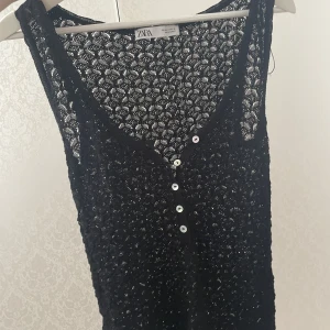 Linne  - Jättefint linne från zara🖤säljs i befintligt skick 🖤