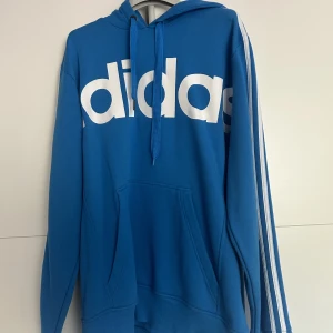 Adidas Hoodie  - Fin oanvänd Adidas hoodie