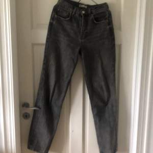 Snygga jeans från Gina tricot 