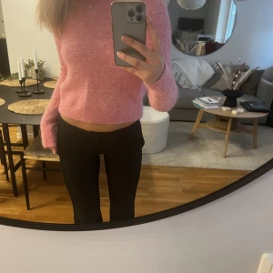 Stickad tröja från Other Stories  - Jättefin stickad tröja från Other Stories. Nyskick. Nypris var 1000kr.