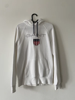 Gant hoodie - Storlek S Väldigt fräsch knappt använd Pris är förhandlingsbart