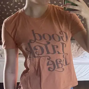 T-shirt från pull and bear, fint skick ❤️3för2 på allt i min profil! 