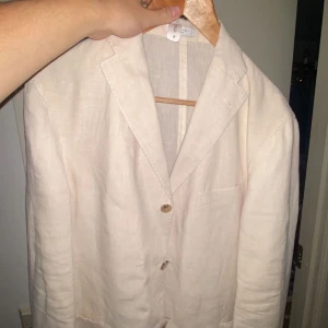 Boglioli linne kavaj - Bra skick, passform är M men passar även större. Nypris 10 000