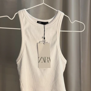 Linne - Helt nytt linne från zara, prislapp kvar💕💕