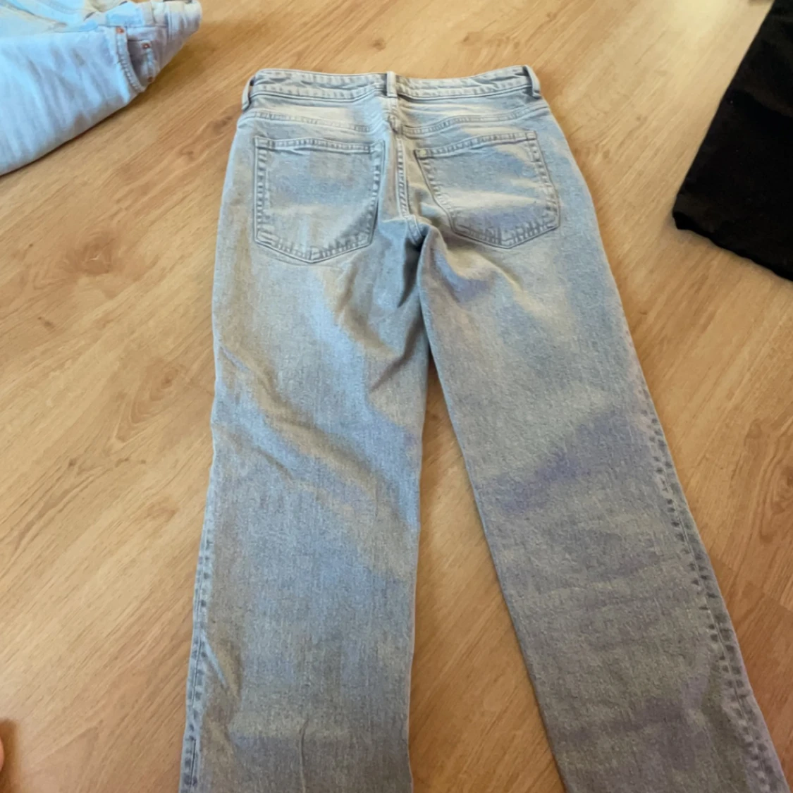 -gråalowwaistjeans- - 90