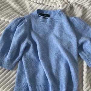 Blå stickad tröja  - Säljer❤️lite nopprig