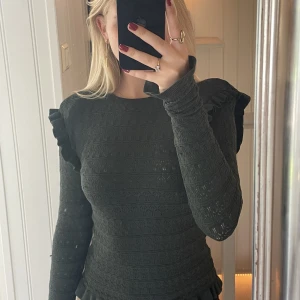 Topp - Bra skick men med några trådar, skriv för fler bilder