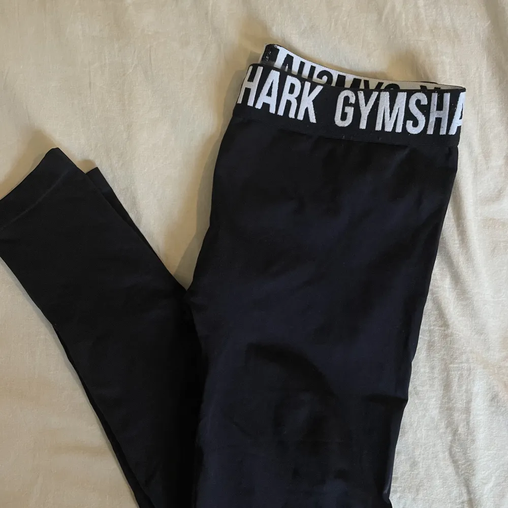 Svarta gymshark tights i bra skicl. Jeans & Byxor.