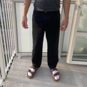 Kostymbyxor - Ett par manchesterliknande kostymbyxor från Kenzo. Dem är i storlek 52 men sitter som Levis 32.